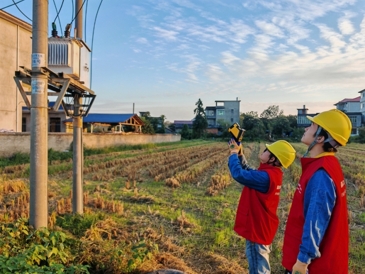 国网奉新县供电公司：除夕夜的“约定”_fororder_微信图片_20260218111617