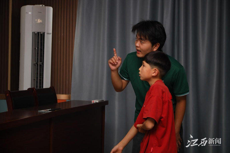 南昌职业大学实践队赴新疆阿克陶县：“推普”传情暖童心 赣疆同心共成长