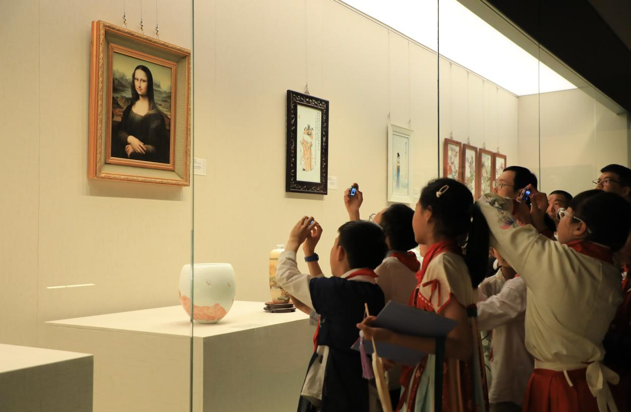 《经典传承——历届中国工艺美术大师作品回巡展》杭州站开幕_fororder_图片7