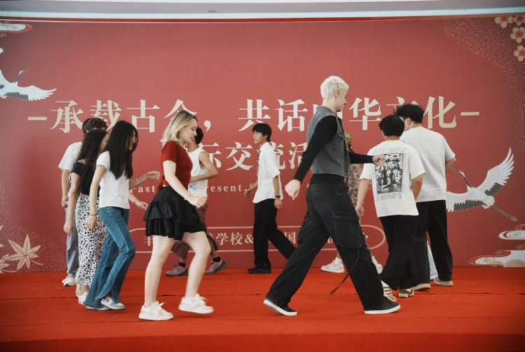 丰城市博雅学校举行“承载古今，共话中华文化”国际交流活动_fororder_图片9