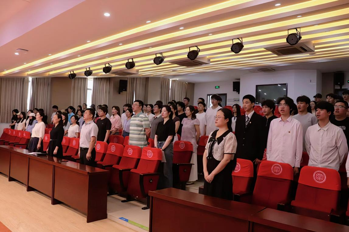 江西制造职业技术学院举办2025年“三下乡”暑期社会实践活动出征仪式_fororder_图片4