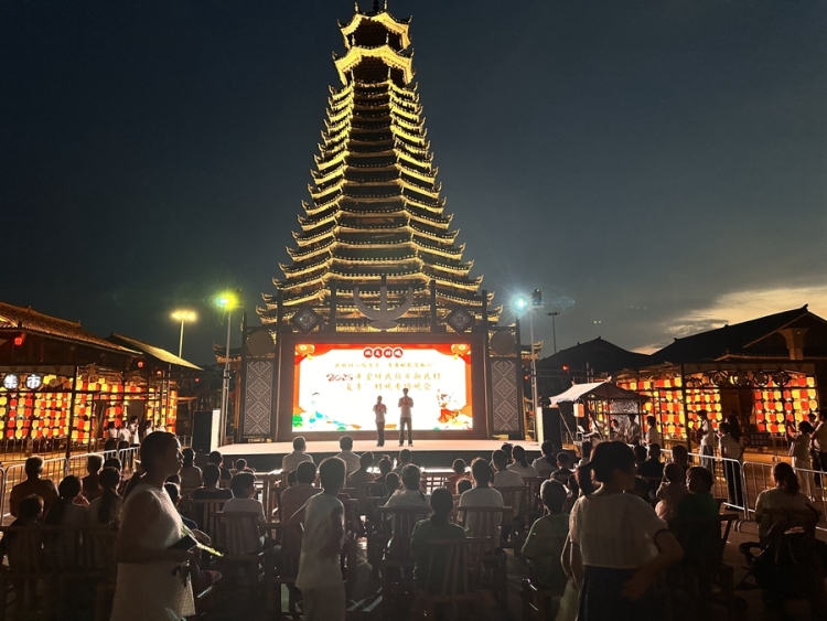 江西现代职院“同心筑梦”服务队：推普筑梦促团结 青春赋能助振兴_fororder_民族“村晚”座无虚席“