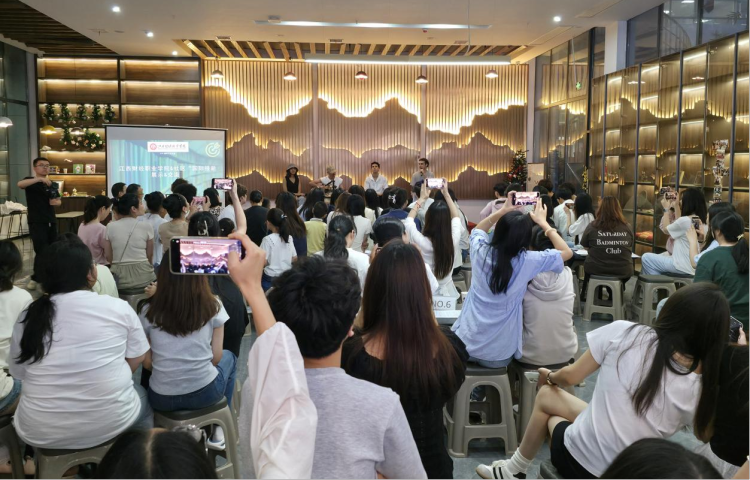 江西财经职业学院与社区联合举办“国际职业技能展示与交流”活动_fororder_图片18