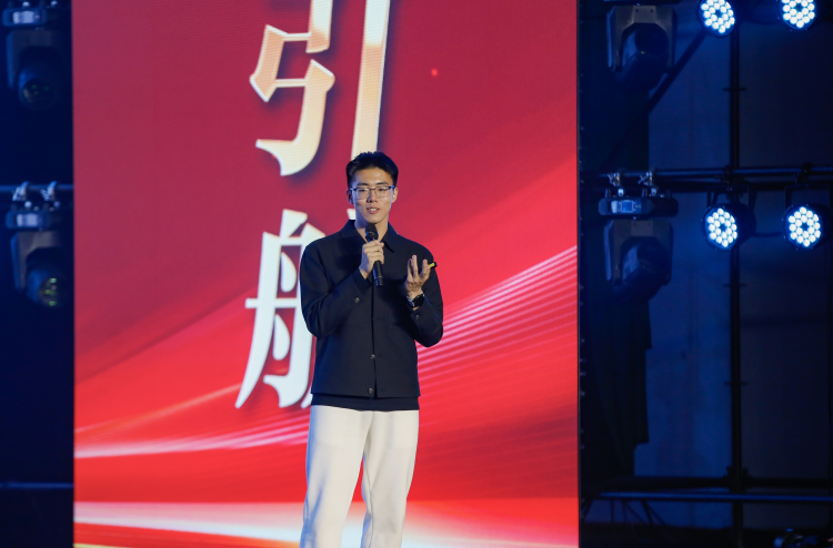 南昌航空大学举办“青春向党 榜样引航”五四主题思政课暨表彰大会_fororder_图片25