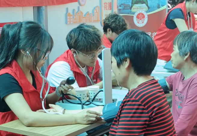 萍乡卫生职业学院2025年职业教育活动周圆满落幕_fororder_图片14