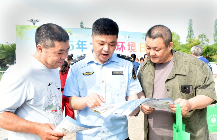 江西乐平：宣讲绿色生活 迎接“六·五”环境日_fororder_图片3