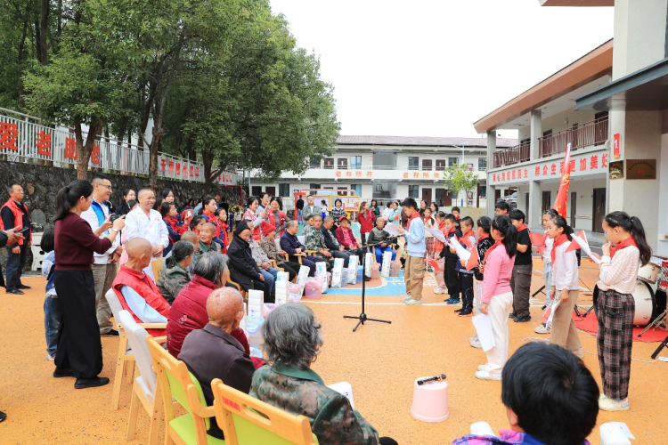 江西新建：温情相伴度重阳 文明实践暖人心_fororder_图片16