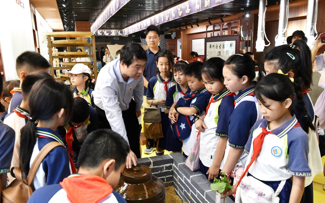 红谷滩区实验学校走进江西中医药大学附属医院开展中医药文化探索之旅_fororder_图片3