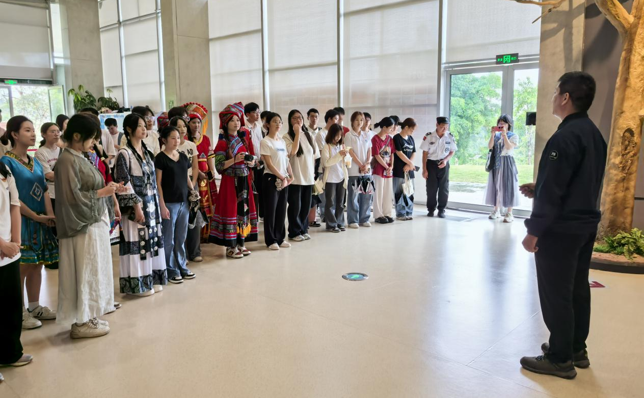 南宁学院开展“青年红色筑梦之旅”特别活动_fororder_图片2