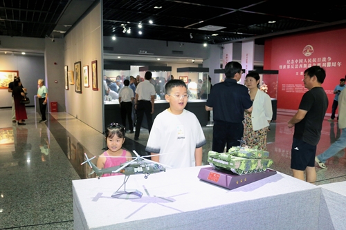 瓷映烽火照初心：抗战胜利80周年陶瓷展里的家国记忆与时代回响