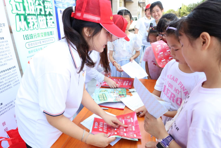 赓续红色血脉，志愿服务暖童心——江西飞行学院“青鹰”实践队暑期社会实践点亮社区活力