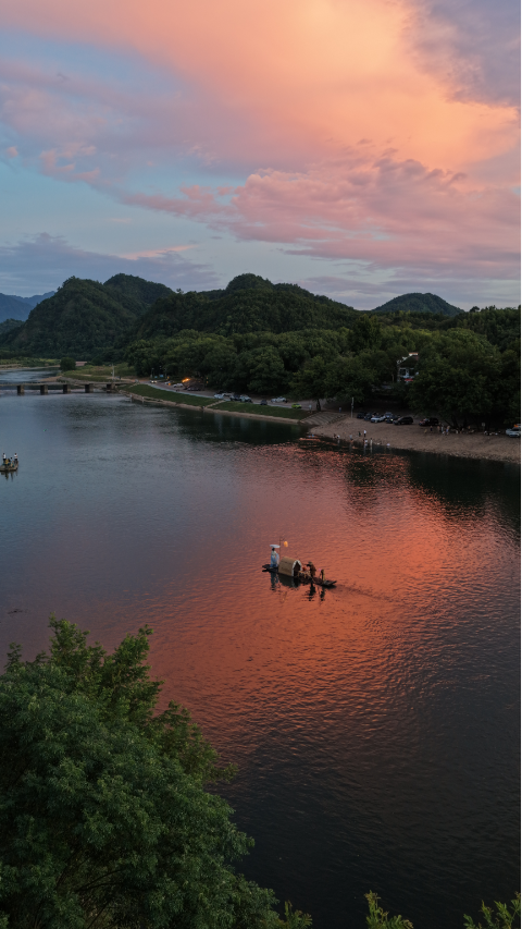 日夜攬清涼 丹霞度盛夏! 龍虎山景區開啟一站式暑期避暑新玩法