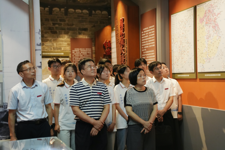 在红土地上书写青春答卷——东华理工大学创新开展“行走的思政课”_fororder_图片26