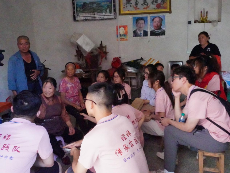 南昌工学院·中国工艺美术大师博物馆“三下乡” 社会实践团队： 触摸夏布肌理 点亮扛灯记忆_fororder_图片25