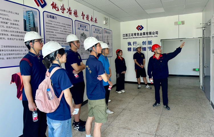东华理工大学：青春足迹踏热土 红蓝暖色绘新余_fororder_图片3