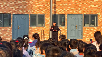 童心守铁路 平安迎寒假 赣州市章贡区开展爱路护路主题教育