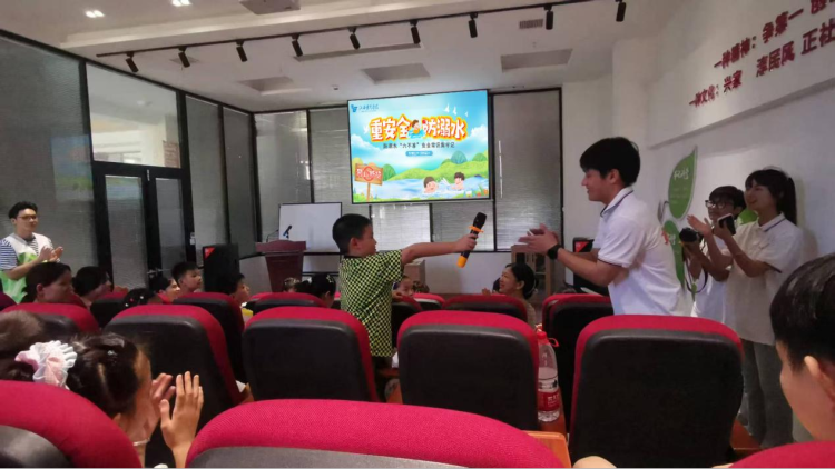 赓续红色血脉，志愿服务暖童心——江西飞行学院“青鹰”实践队暑期社会实践点亮社区活力_fororder_图片4