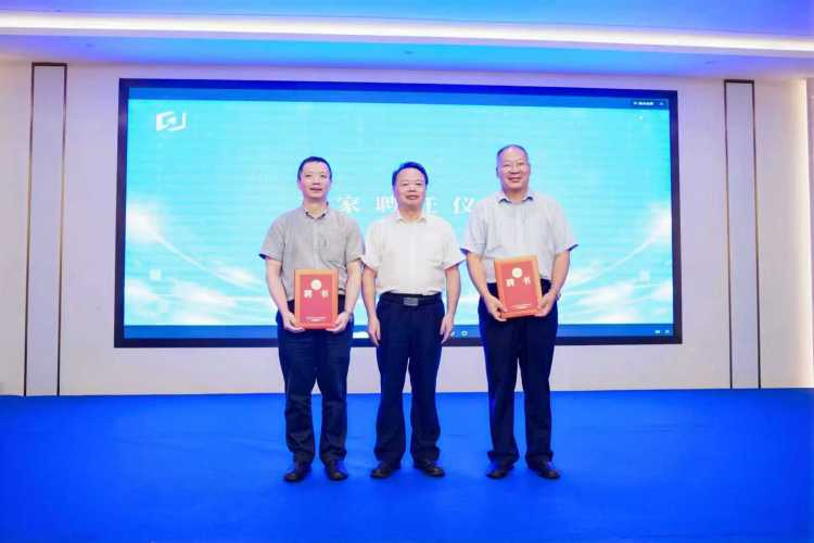 精准对接政策红利 赋能县域高质量发展——“争资争项及投融资政策研讨会”在南昌召开_fororder_微信图片_20250825162520