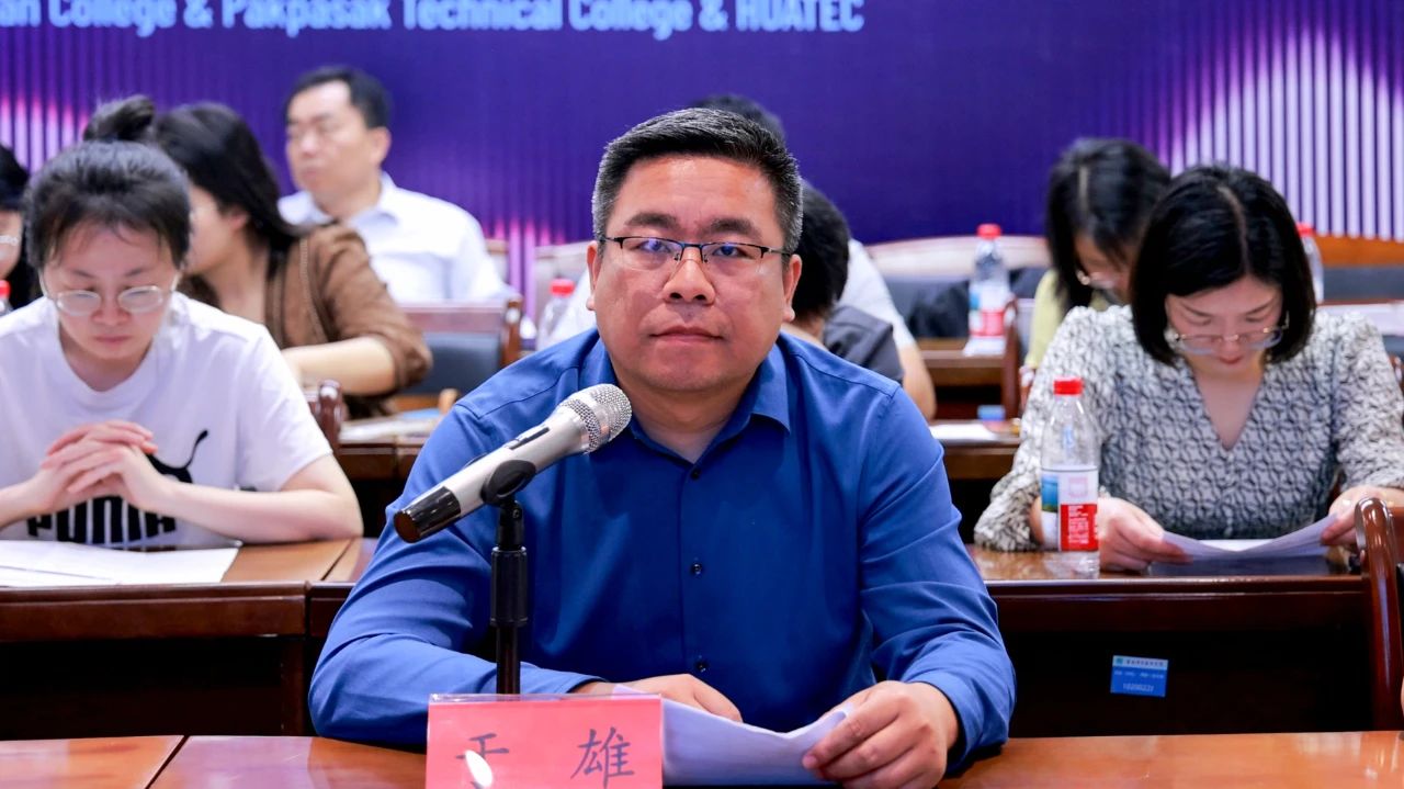 吉安职业技术学院-老挝巴巴萨技术学院“经世学堂”正式揭牌成立_fororder_微信图片_20250513150711