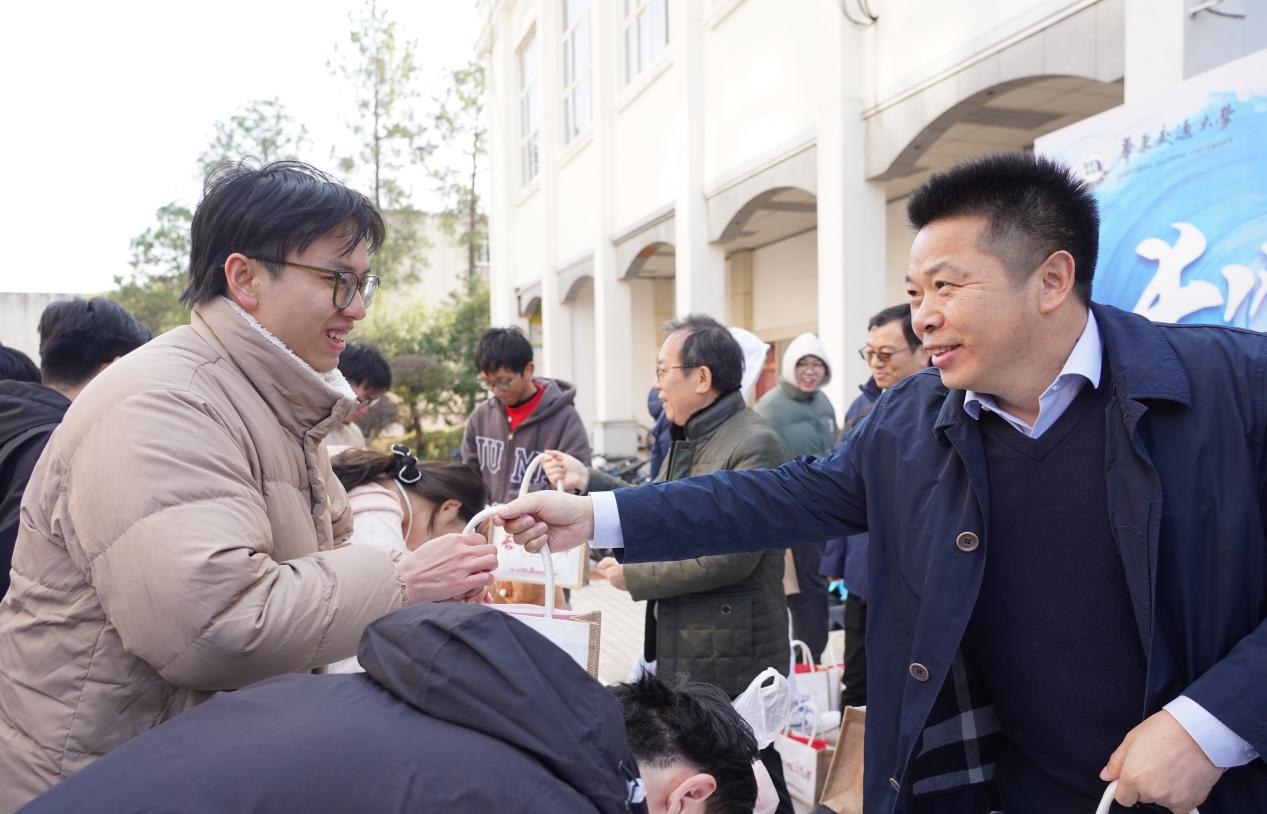 长风破浪终上岸 华东交通大学暖心慰问考研学子