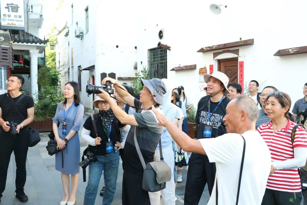 2025年全国网络正能量摄影作品征集采风活动在婺源举行