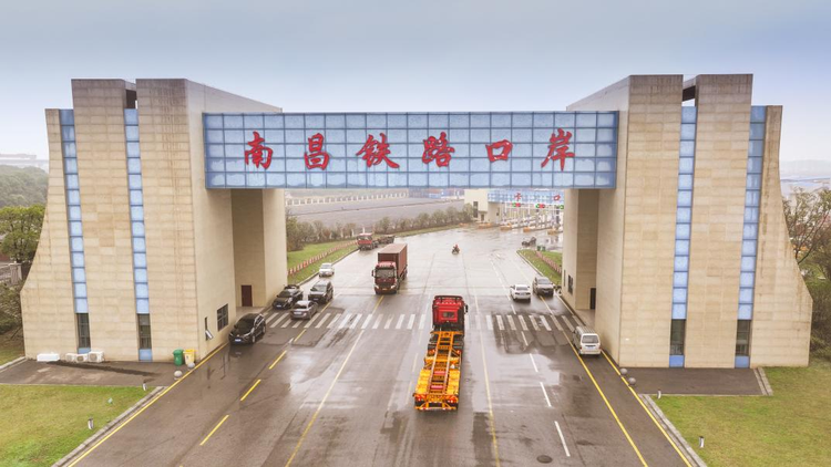 江西是个好地方丨摄影名家聚焦南昌 记录“江西制造”走向世界
