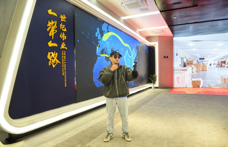 江西是个好地方丨摄影名家聚焦南昌 记录“江西制造”走向世界