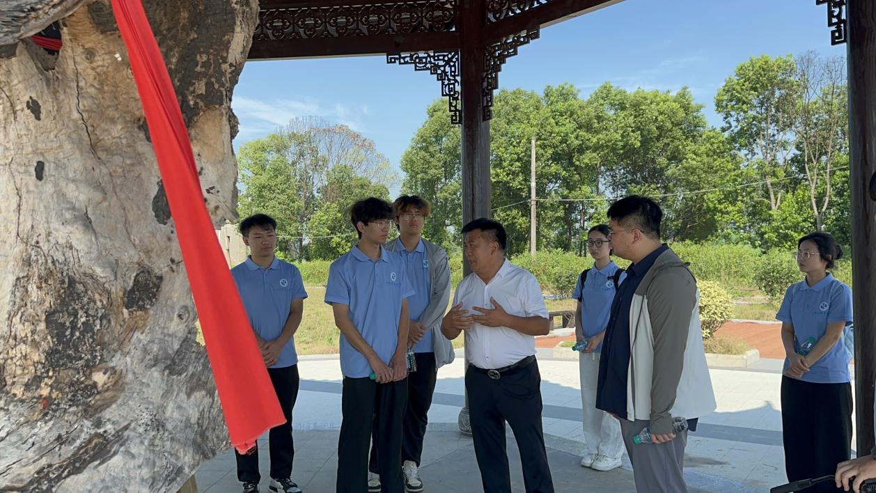 江西水利电力大学青年学子赴鄱阳县瓦屑坝开展暑期实践