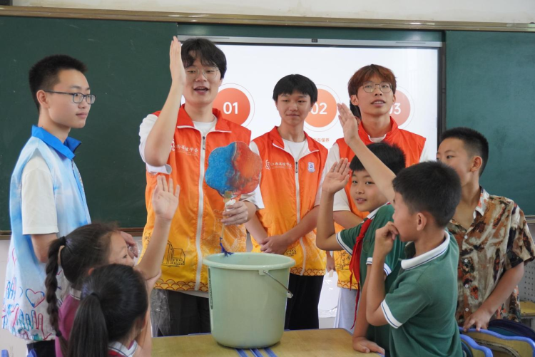 东华理工大学打造“沉浸式”思政育人实践范式_fororder_图片26