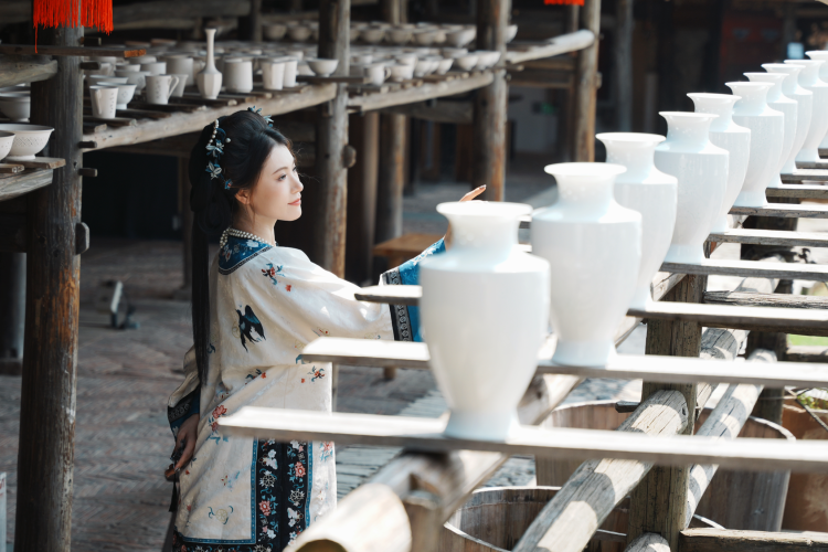 景德镇旅拍产业助力文旅融合 文化体验催生消费新场景_fororder_微信图片_2025-10-04_162640_767