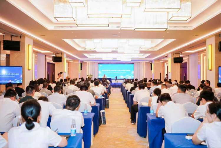 精准对接政策红利 赋能县域高质量发展——“争资争项及投融资政策研讨会”在南昌召开_fororder_微信图片_20250825162509