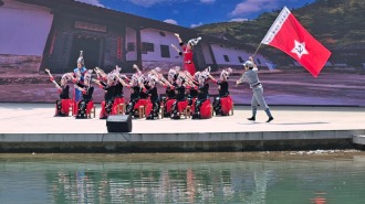 红色文旅剧《三双布鞋》在江西上犹上演