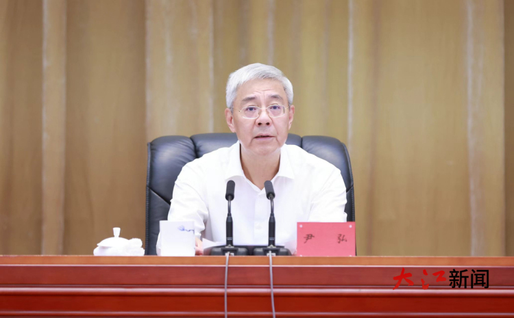 江西省科学技术奖励大会召开 尹弘叶建春为获奖代表颁奖
