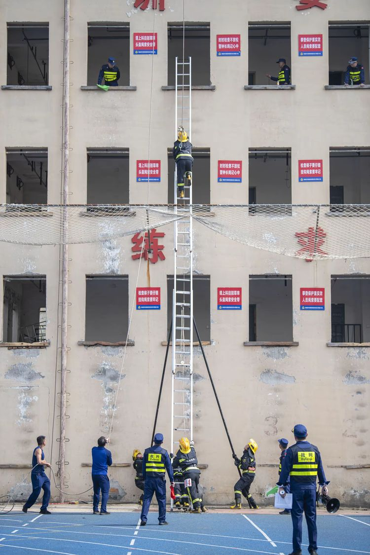安义县消防救援大队在南昌市消防救援队伍2025年冬春实战练兵比武竞赛中斩获佳绩_fororder_图片3