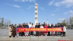 “寻访红色地标 传承红色基因”采访团走进九江九八抗洪展陈馆