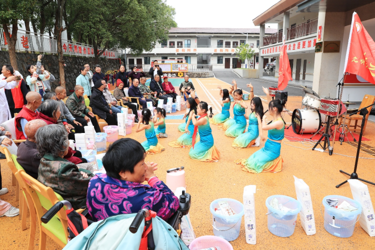 江西新建：温情相伴度重阳 文明实践暖人心_fororder_图片17