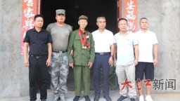 他与时间赛跑 抢救老兵口中“活历史”