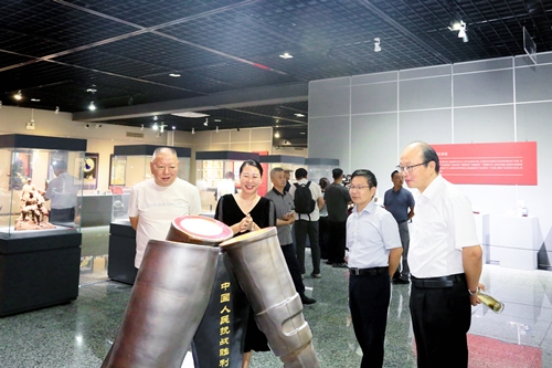 瓷映烽火照初心：抗战胜利80周年陶瓷展里的家国记忆与时代回响