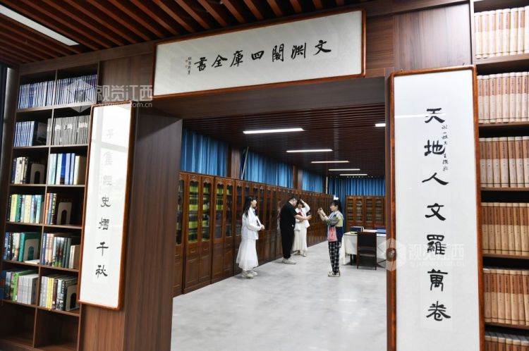 优质主播中国行江西站 走进全国最大的民办公益图书馆