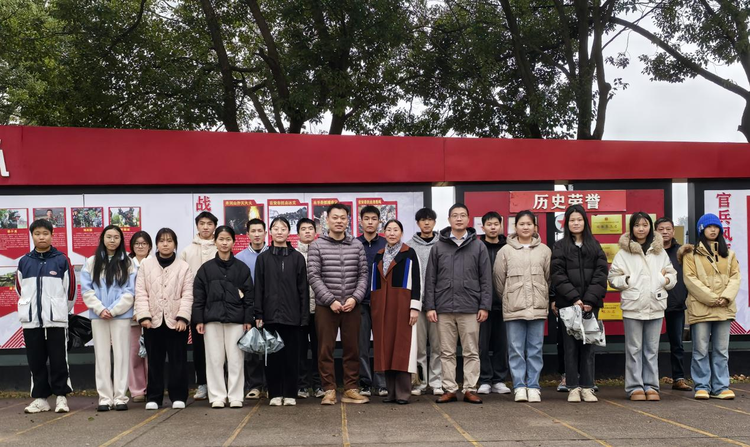 青春心向党 共筑国防梦 吉安幼儿师范高等专科学校开展军事实践教育活动