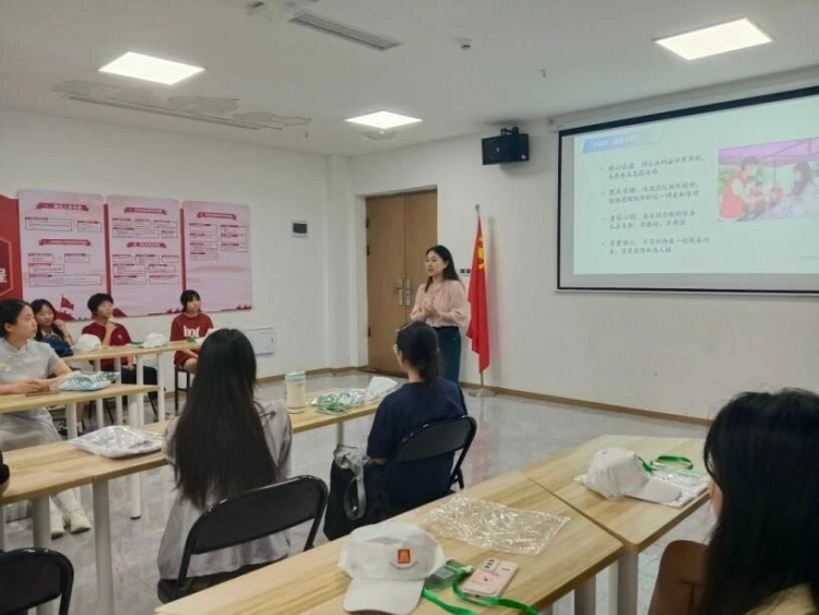 南昌工学院青年志愿者协会倾情助力“2025中国数字经济产业大会”_fororder_图片3