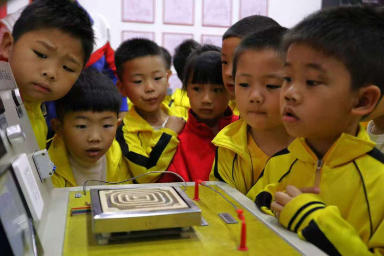 赣州宁都金色摇篮幼儿园走进消防科普馆接受消防产品知识教育_fororder_11