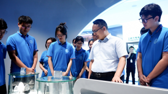东华理工大学：青春足迹踏热土 红蓝暖色绘新余