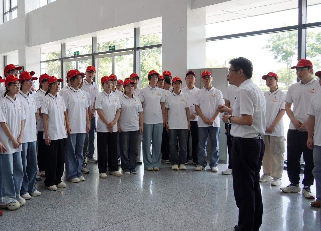 江西飞行学院党委书记陈震带队开展暑期大思政社会实践活动_fororder_图片2