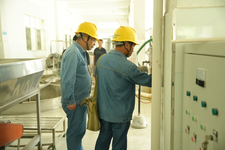 国网万载县供电公司：电“亮”金秋，“合”力生金_fororder_微信图片_20250926122554