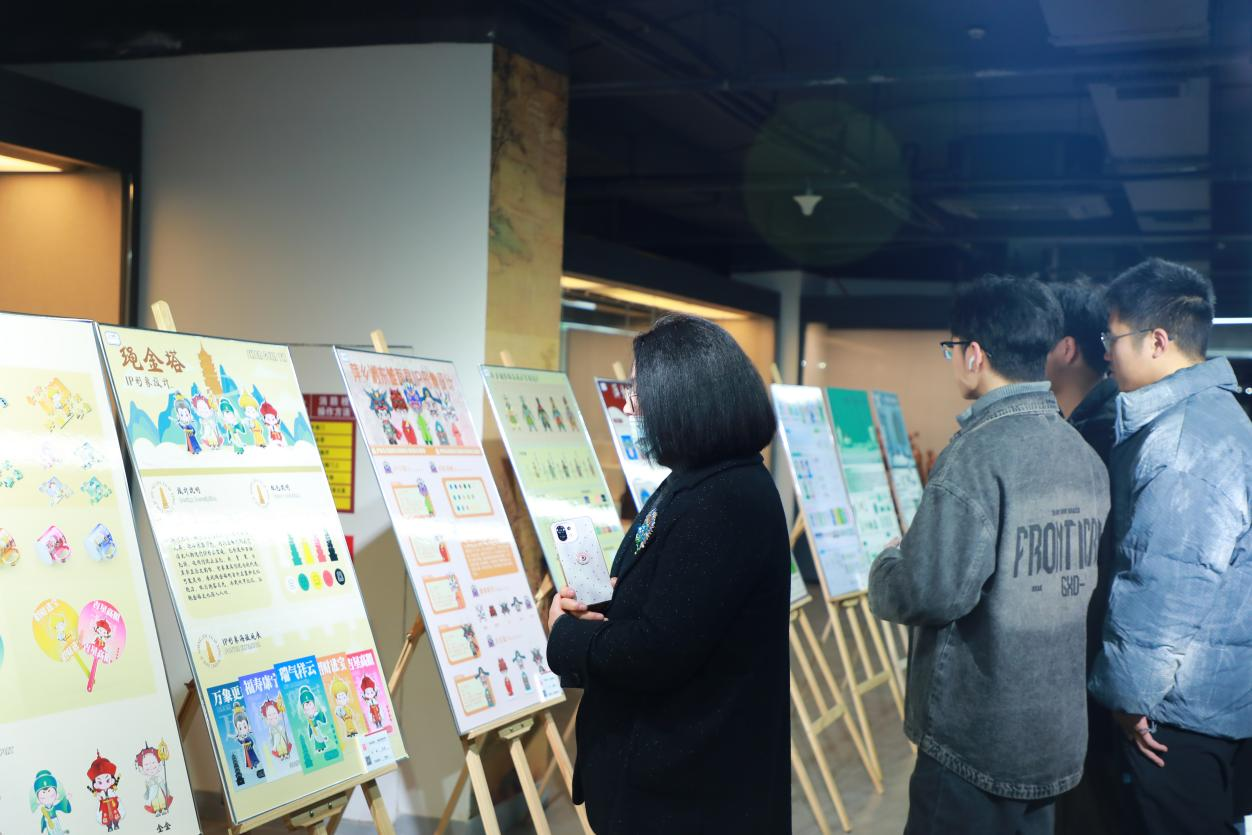 江西省第三届文创产品创新设计展暨中国工艺美术大师博物馆文创产品设计大赛开幕