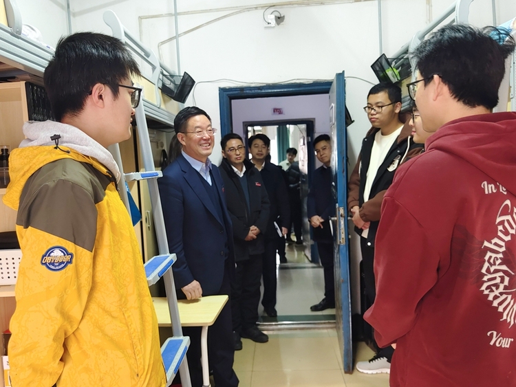 南昌航空大学召开“一站式”学生社区建设工作调研座谈会