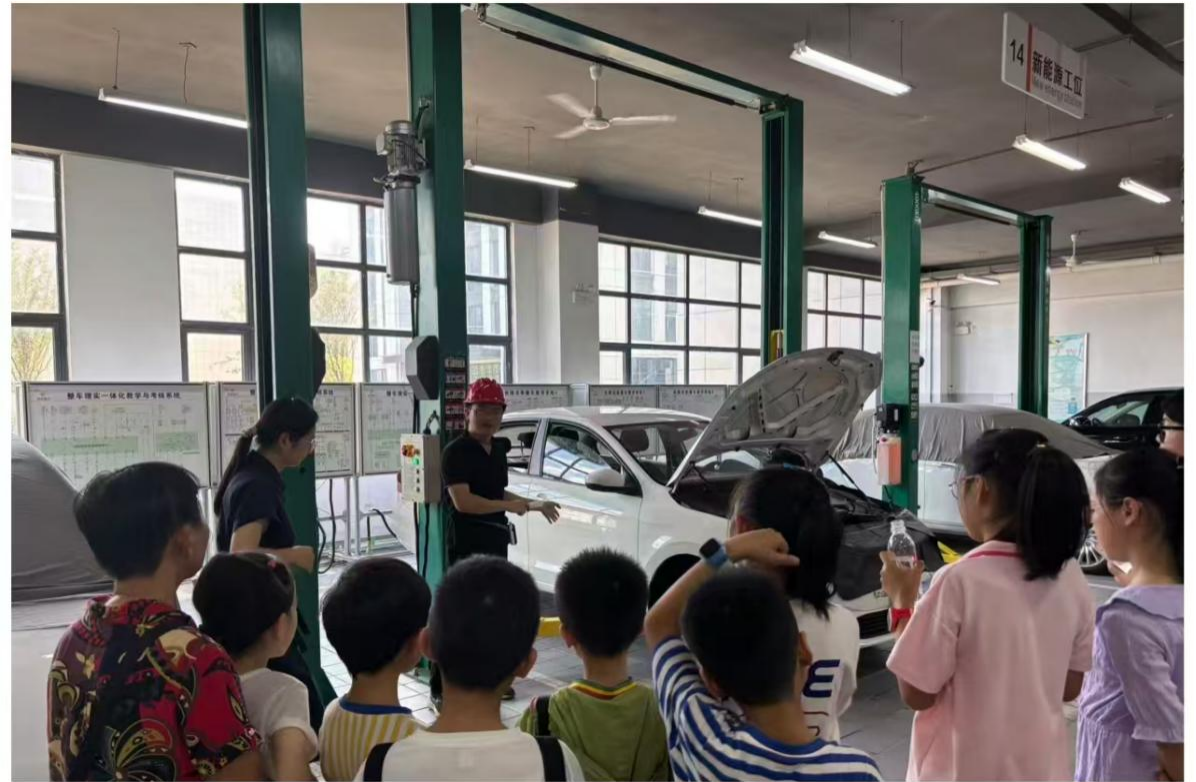 江西制造职业技术学院携手新都社区：暑期职业体验活动圆满落幕_fororder_图片12