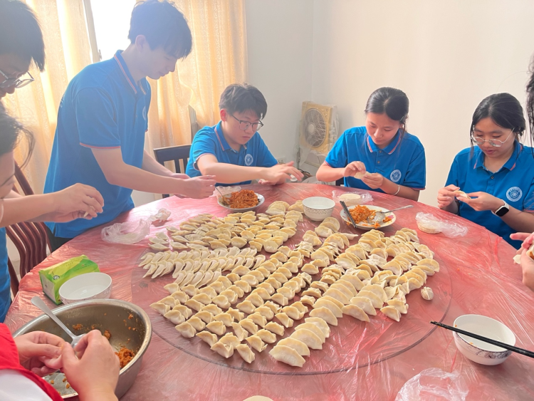 东华理工大学：青春足迹踏热土 红蓝暖色绘新余_fororder_图片6