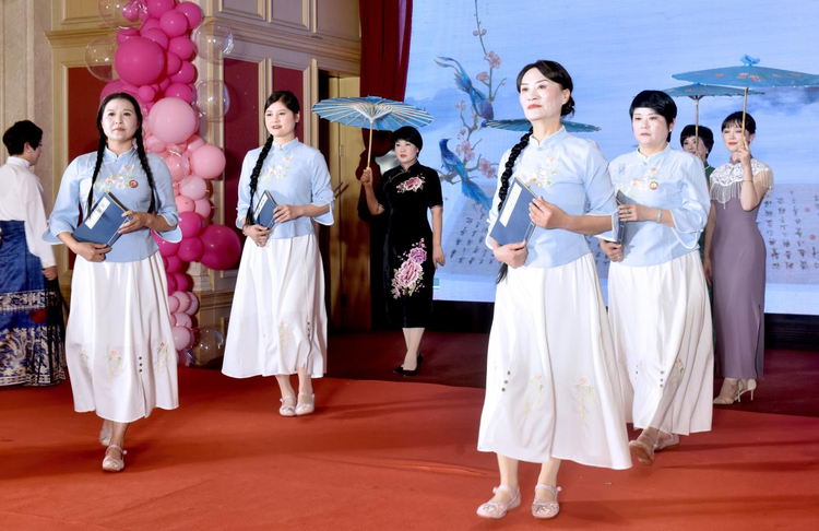 江西：乐平市女企业家协会第四届第一次全体会员大会举行